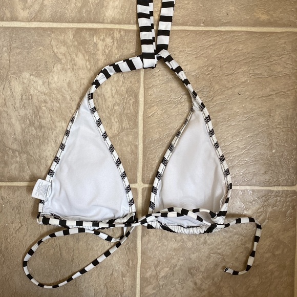 3 for $15! Mossimo Triangle Bikini Top - Picture 2 of 3